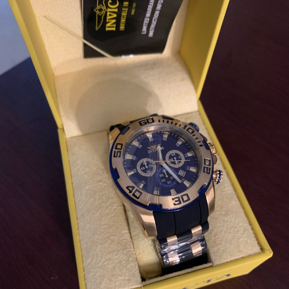Invicta men’s pro diver Chrono 100m - Picture 2 of 5